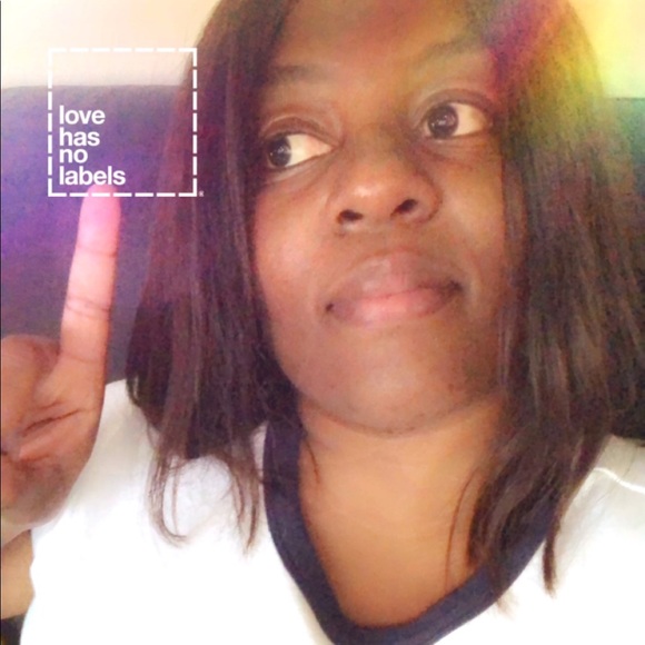 Meet your Posher, Rae - Picture 2 of 3